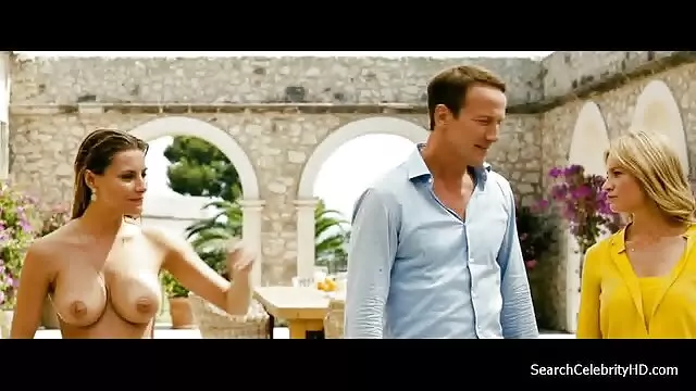 فتاة مقاطع فيديو سكسيه اجنبيه يعطي اللسان