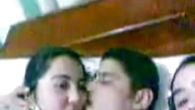 يبدأ الصباح افلام رومانسيه سكسيه اجنبيه مع عرض تفكك